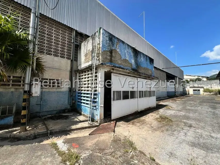 Industrial en Venta en Zona Industrial, Aragua - 92