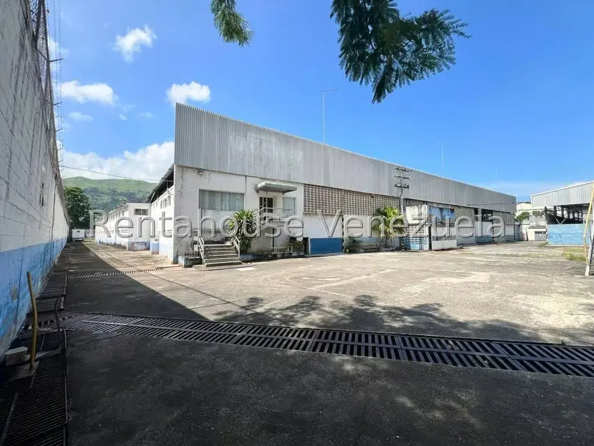 Industrial en Venta en Zona Industrial, Aragua - 93