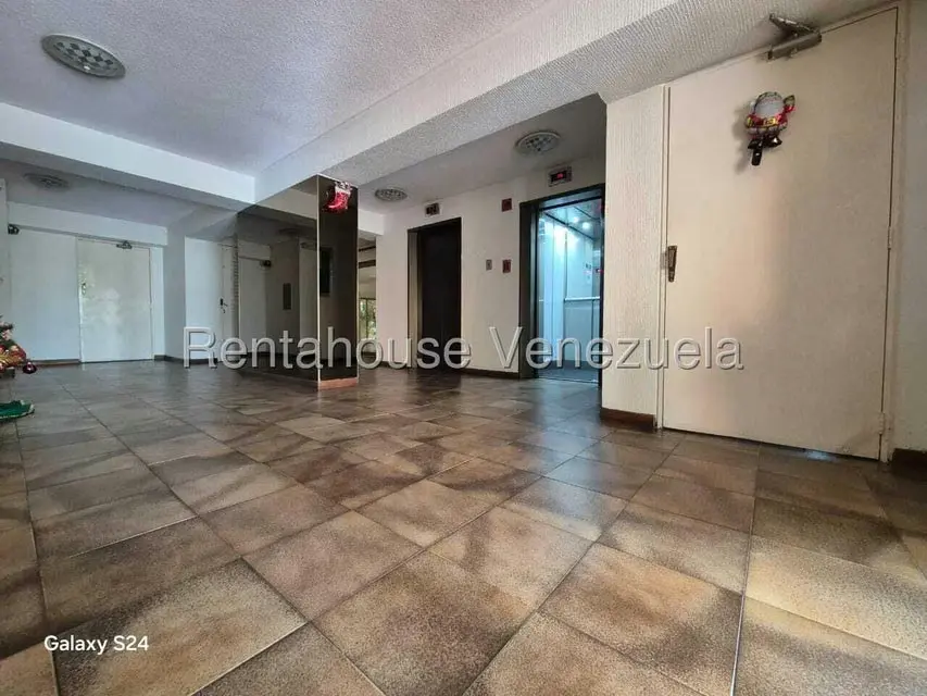 Apartamento (1 Nivel) en Venta en Los Naranjos del Cafetal, Distrito Metropolitano - 4