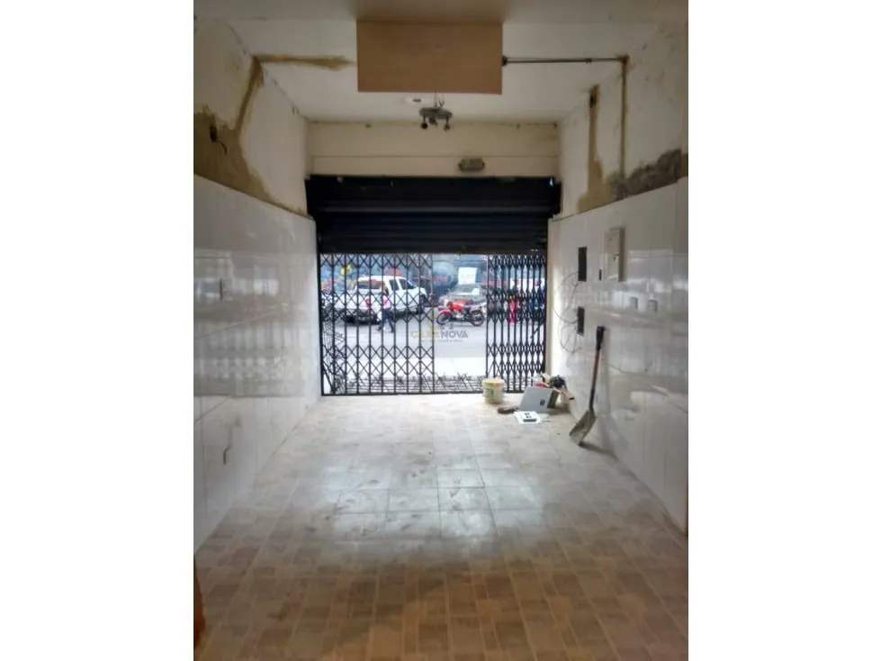 Se Alquila Local 30m2 a pie de calle a pocos metros de Av. Baralt.