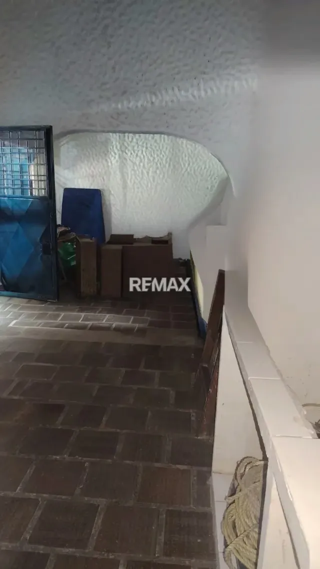 CASA EN VENTA. Barrio Obrero Al frente de la plaza los mangos - 3