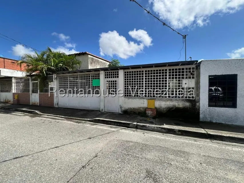 Casa (1 Nivel) en Venta en Los Pinos, Lara - 2
