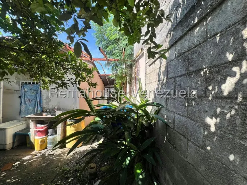 Casa (1 Nivel) en Venta en Los Pinos, Lara - 32
