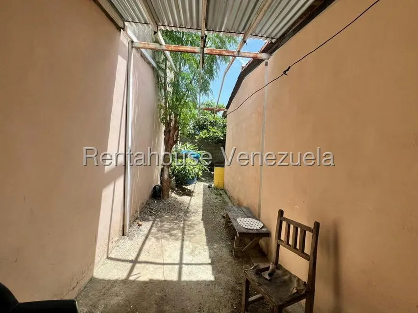 Casa (1 Nivel) en Venta en Los Pinos, Lara - 33