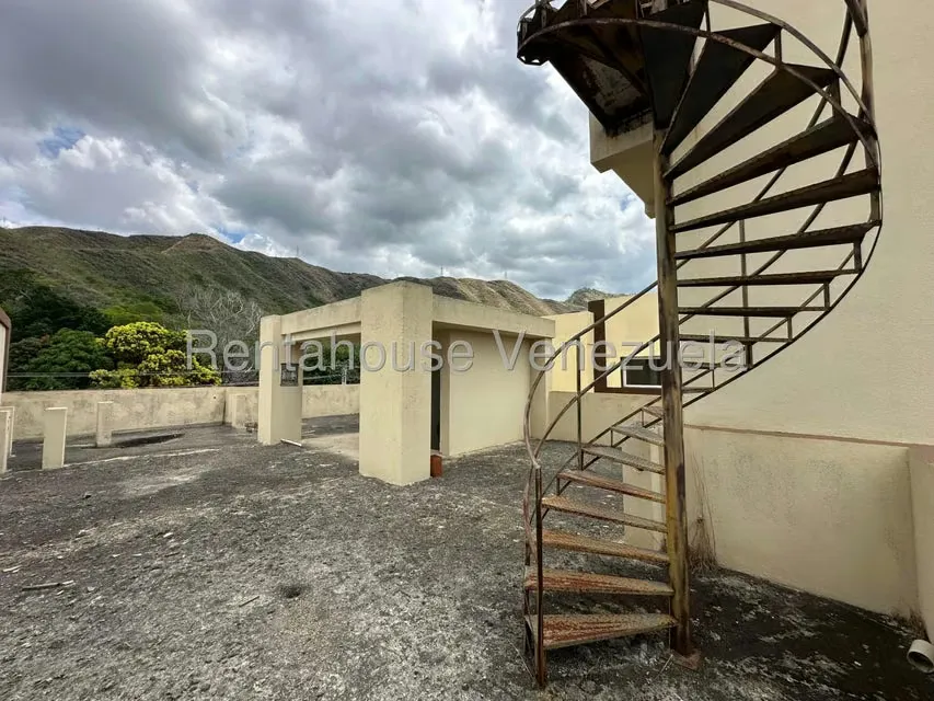 Townhouse (Multiples Niveles) en Venta en La Floresta, Aragua - 30