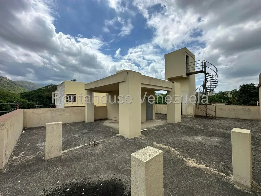 Townhouse (Multiples Niveles) en Venta en La Floresta, Aragua - 32