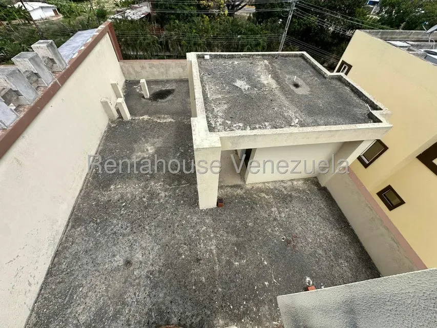 Townhouse (Multiples Niveles) en Venta en La Floresta, Aragua - 35