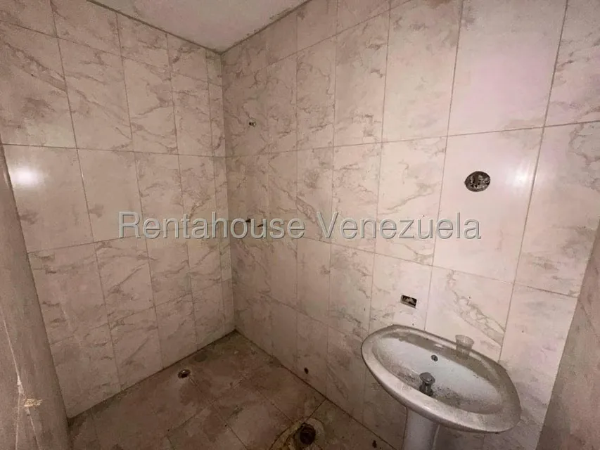 Townhouse (Multiples Niveles) en Venta en La Floresta, Aragua - 42