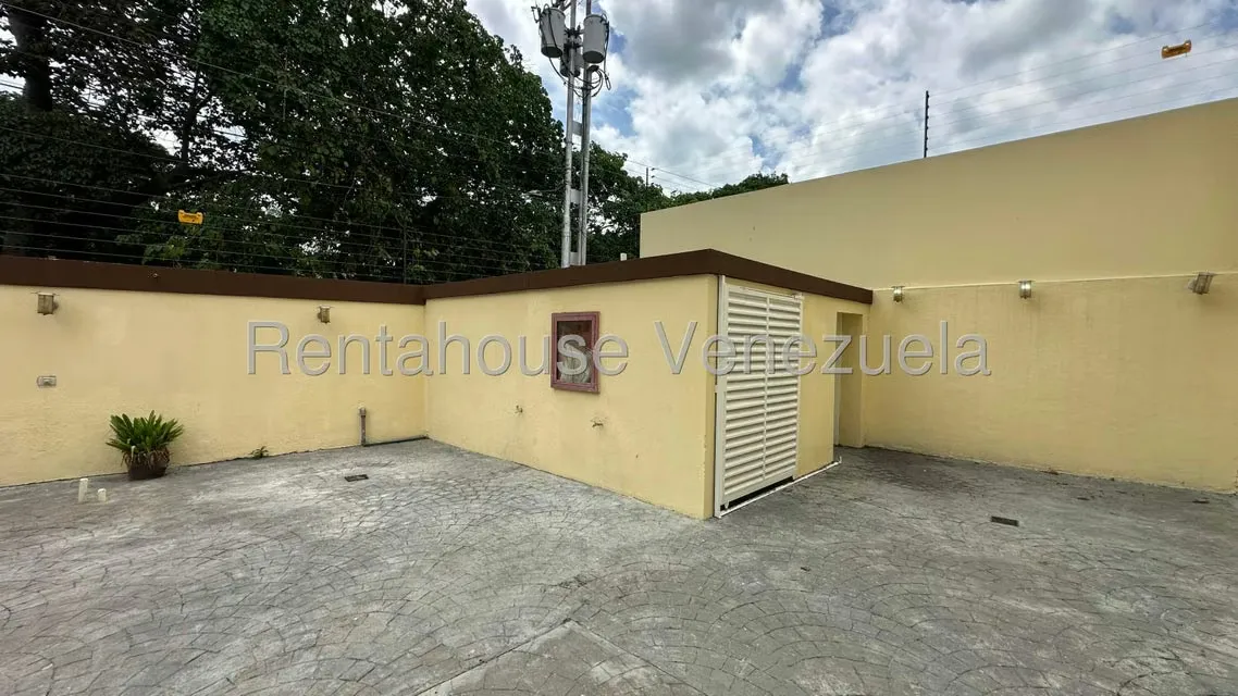 Townhouse (Multiples Niveles) en Venta en La Floresta, Aragua - 46