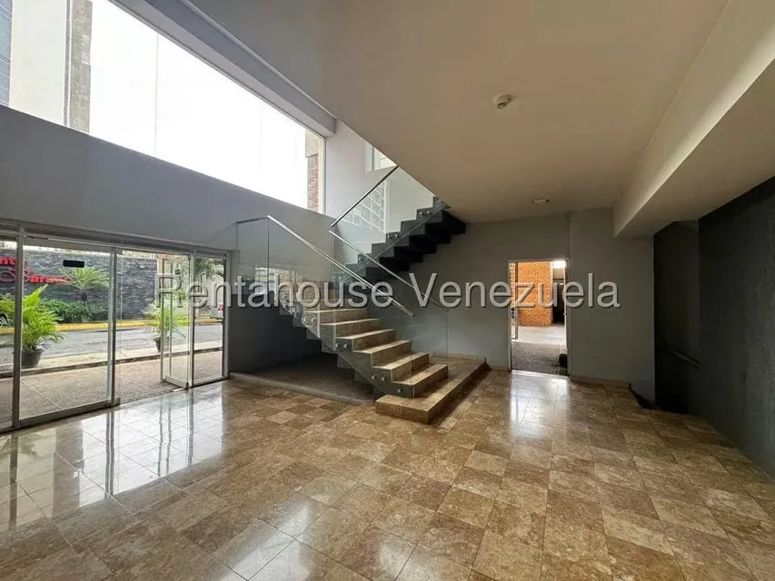 Apartamento (1 Nivel) en Venta en Triangulo del Este, Lara - 2