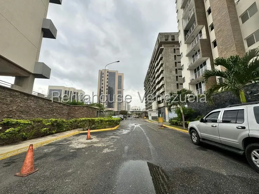 Apartamento (1 Nivel) en Venta en Triangulo del Este, Lara - 23