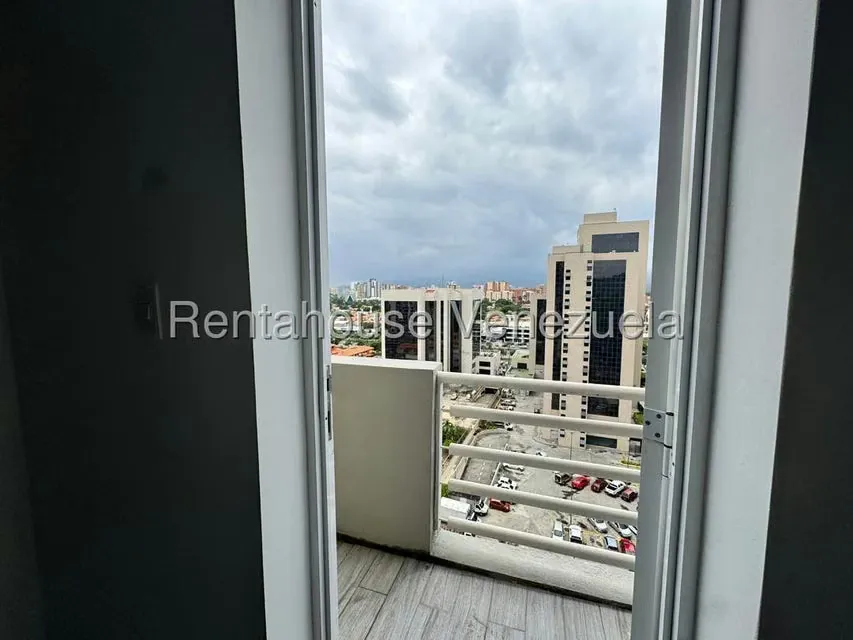 Apartamento (1 Nivel) en Venta en Triangulo del Este, Lara - 9