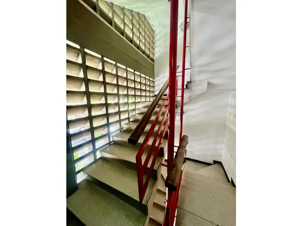 Se vende edificio comercial/residencial 800m2 El Rosal 0574