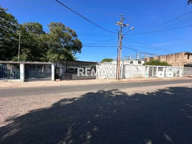 Venta de Galpón con terreno ubicado en el Sector Panamericano. - 2