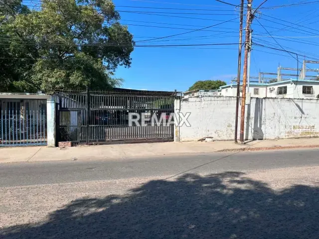 Venta de Galpón con terreno ubicado en el Sector Panamericano. - 3