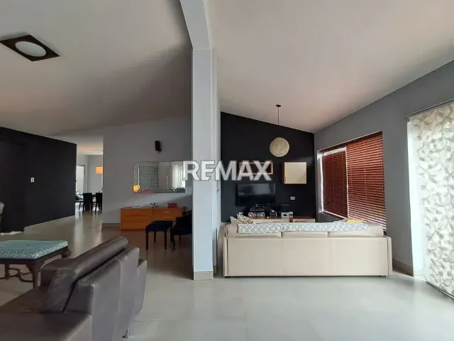 Venta Moderna Casa remodelada calle cerrada Vigilancia La Viña Valencia - 6