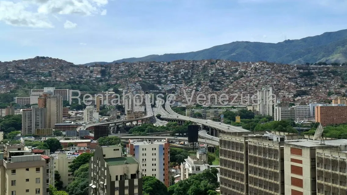 Apartamento (1 Nivel) en Venta en El Paraiso, Distrito Metropolitano - 2