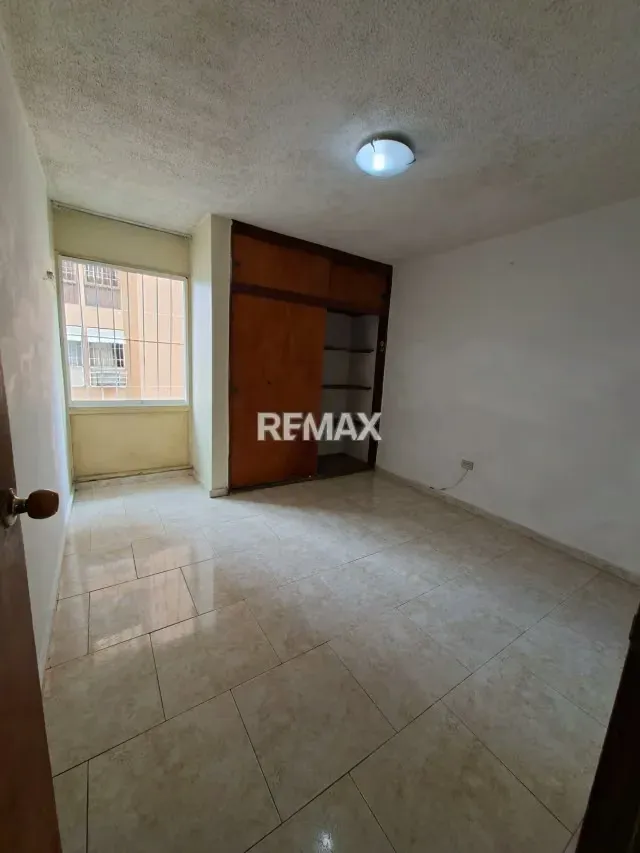 EN VENTA APARTAMENTO TURMERO - 5