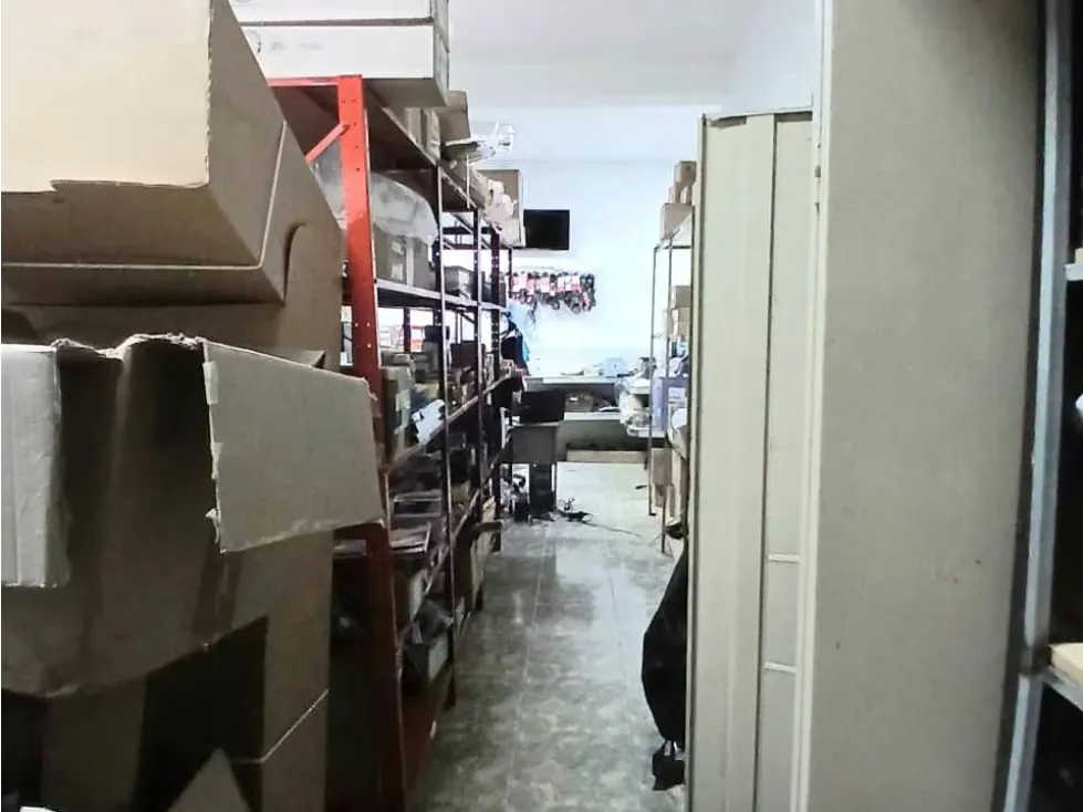 VENTA DE CASA CON LOCAL COMERCIAL 216 M2 URB. ALTAGRACIA (RR) - 2