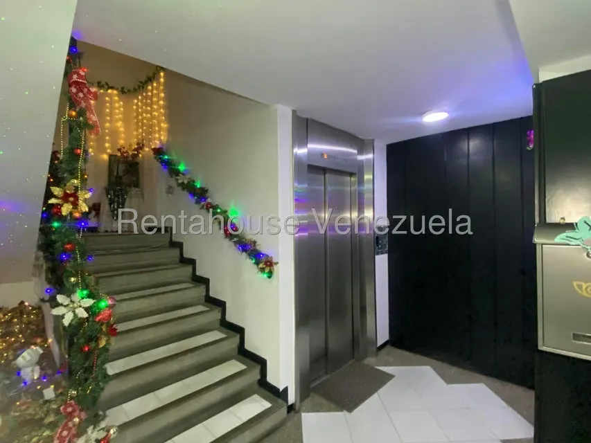Apartamento (1 Nivel) en Venta en Parroquia La Candelaria, Distrito Metropolitano - 32