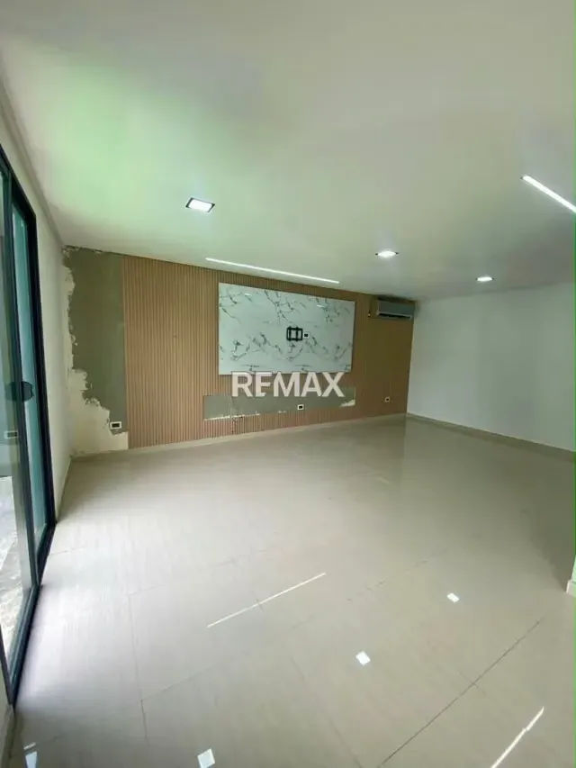 Vive la exclusividad y el confort en este espectacular Townhouse a estrenar ubicado en el Conjunto Residencial San Ignacio (San Diego, a solo 5 minutos de la Variante). - 7