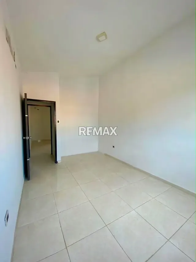 Vive la exclusividad y el confort en este espectacular Townhouse a estrenar ubicado en el Conjunto Residencial San Ignacio (San Diego, a solo 5 minutos de la Variante). - 8