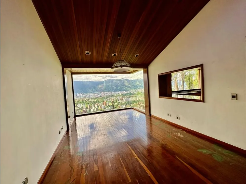 Se vende casa 1.200m2 6h+s+2ch/10b/6p Cerro Verde - 9