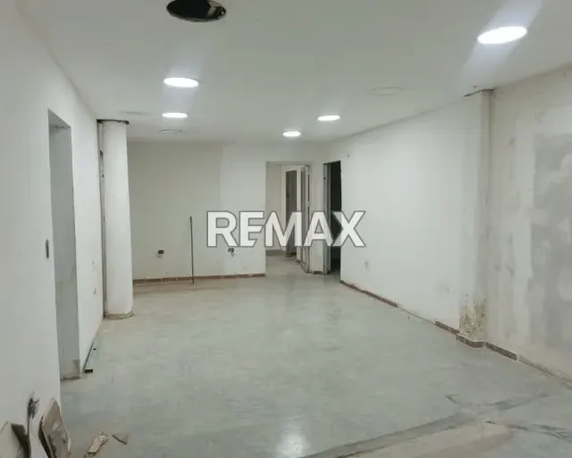 OPORTUNIDAD DE INVERSIÓN ÚNICA. TERRENO CON PROYECTO DE MINI CENTRO COMERCIAL Y LOCAL A PIE DE CALLE EN EL CENTRO DE PORLAMAR - 8