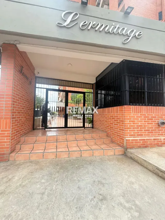 SE VENDE APARTAMENTO TRIÁNGULO DEL ESTE RES LERMITAGE - 9