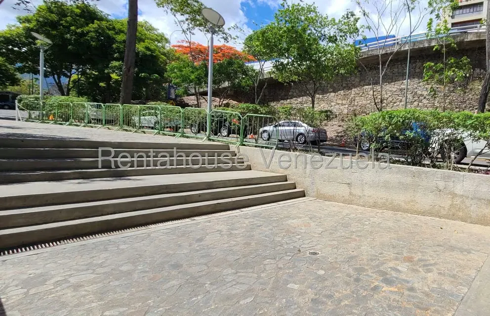 Local Comercial en Alquiler en Colinas de Valle Arriba, Distrito Metropolitano - 11