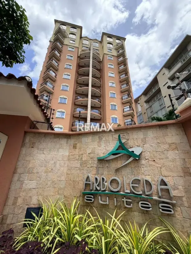 Apartamento en ALQUILER RES. ARBOLEDA SUITES