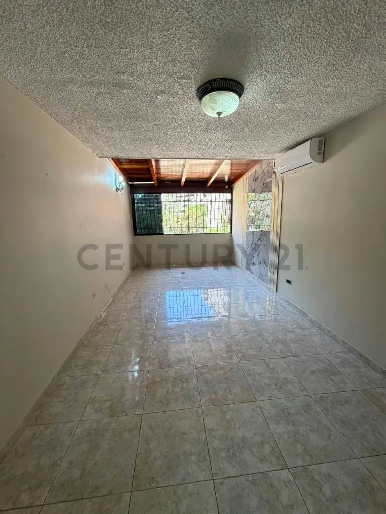 Venta apartamento Dúplex Urb. Juan Pablo II - 11