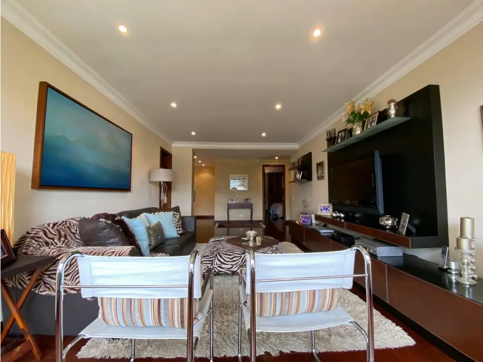 Se vende Apto 510m² 4h+s/7b/3p Los Samanes - 9