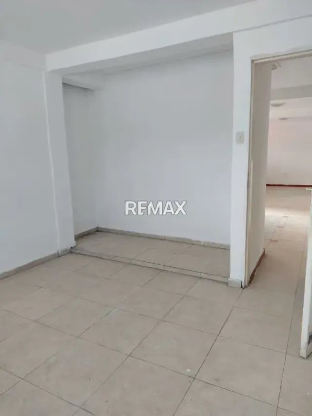 Venta de Casa ideal para inversion, negocio o familia numerosa, ubicada en Castillejo urbanizacion El Escorial. Guatire - 13