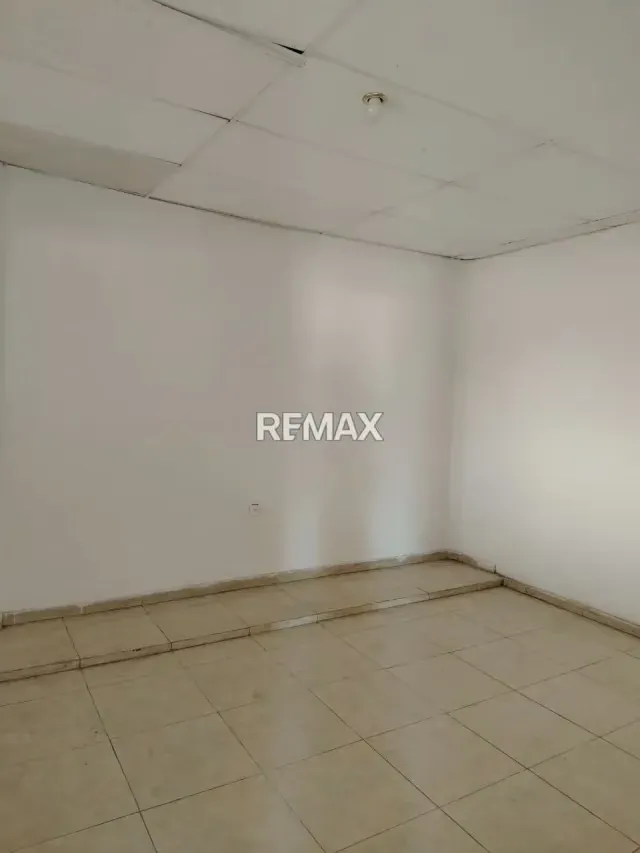 Venta de Casa ideal para inversion, negocio o familia numerosa, ubicada en Castillejo urbanizacion El Escorial. Guatire - 4
