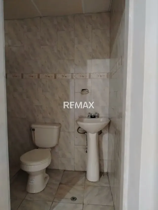 Venta de Casa ideal para inversion, negocio o familia numerosa, ubicada en Castillejo urbanizacion El Escorial. Guatire - 7