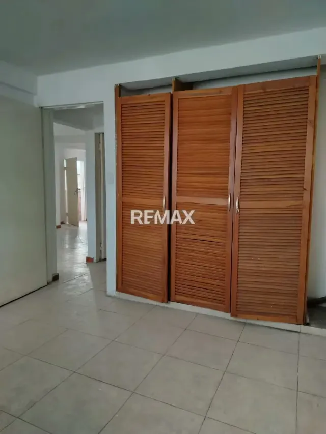 Venta de Casa ideal para inversion, negocio o familia numerosa, ubicada en Castillejo urbanizacion El Escorial. Guatire - 9