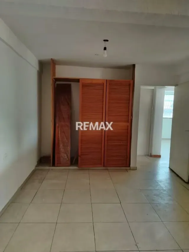 Venta de Casa ideal para inversion, negocio o familia numerosa, ubicada en Castillejo urbanizacion El Escorial. Guatire - 10