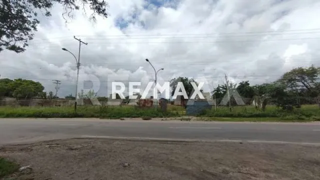 TERRENO SECTOR EL MACARO CARRETERA MARACAY TURMERO, EDO. ARAGUA - 2