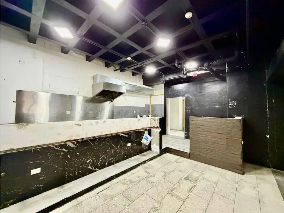 Se vende /alquila local 58m2 2B Centro Plaza / Los Palos Grandes