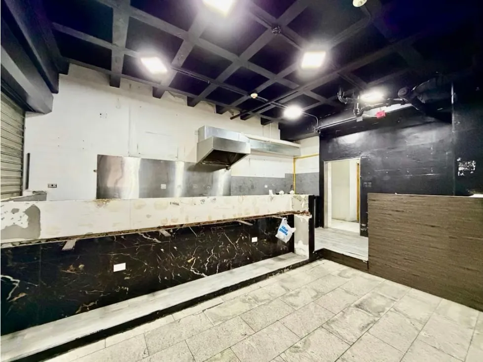 Se vende /alquila local 58m2 2B Centro Plaza / Los Palos Grandes - 5