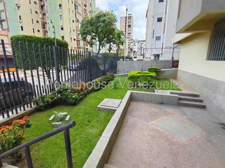 Apartamento (1 Nivel) en Alquiler en Prebo I, Carabobo - 12