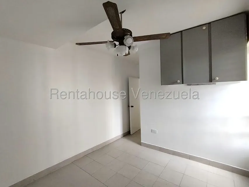 Apartamento (1 Nivel) en Alquiler en Prebo I, Carabobo - 32
