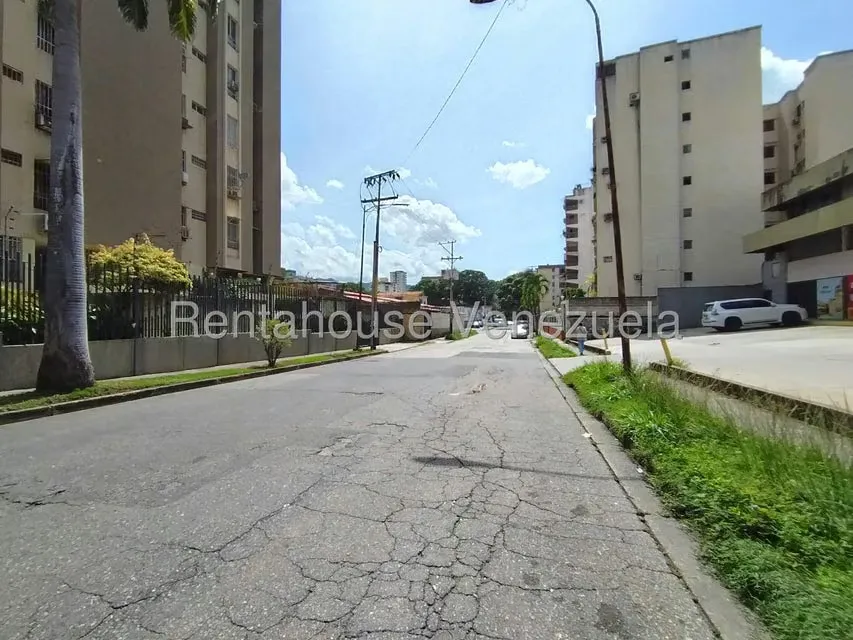 Apartamento (1 Nivel) en Alquiler en Prebo I, Carabobo - 35