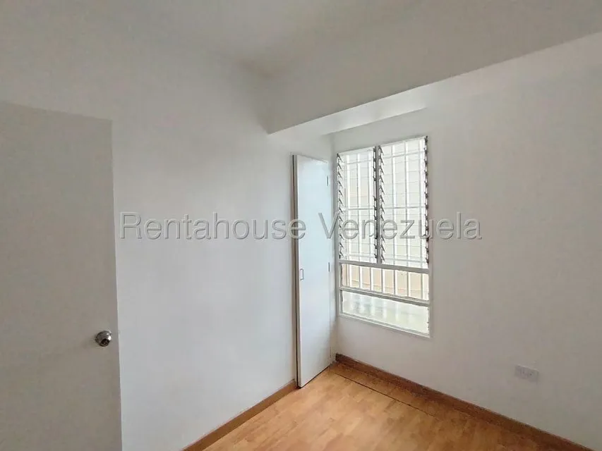 Apartamento (1 Nivel) en Alquiler en Prebo I, Carabobo - 8