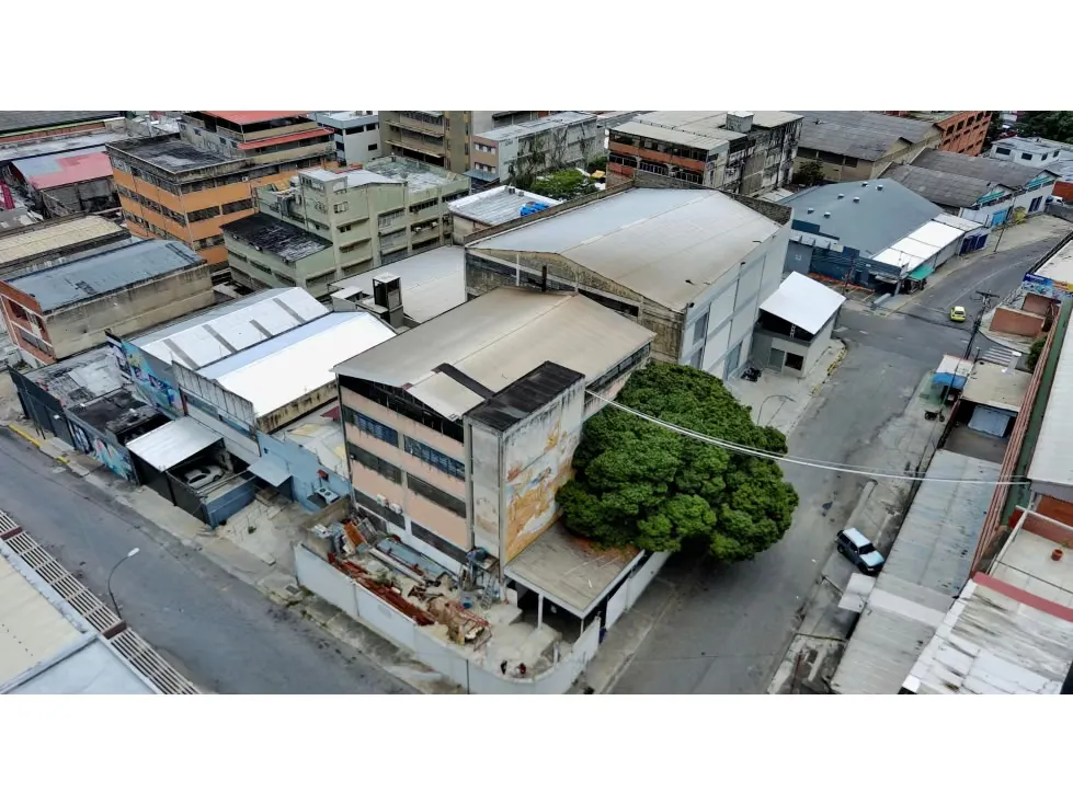 Se vende edificio comercial 1560m2 Boleita Norte 6179 - 8