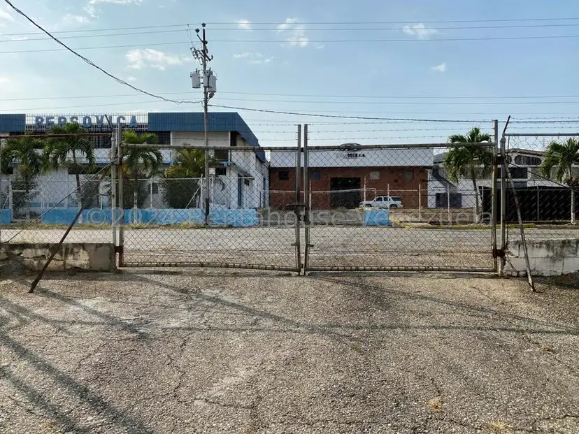 Comercial (Industrial) en Venta en Zona Industrial 2, Lara
