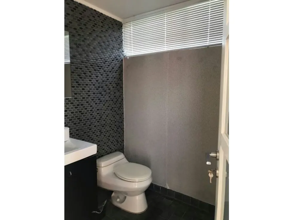 Se vende casa 1253m2 La Lagunita 2272 - 28
