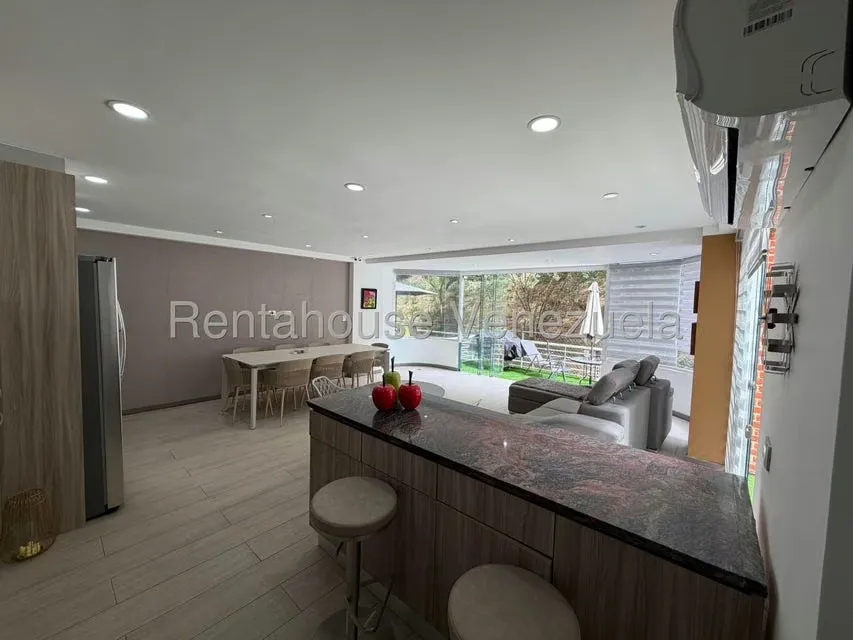 Apartamento (1 Nivel) en Venta en Lomas del Sol, Distrito Metropolitano - 3