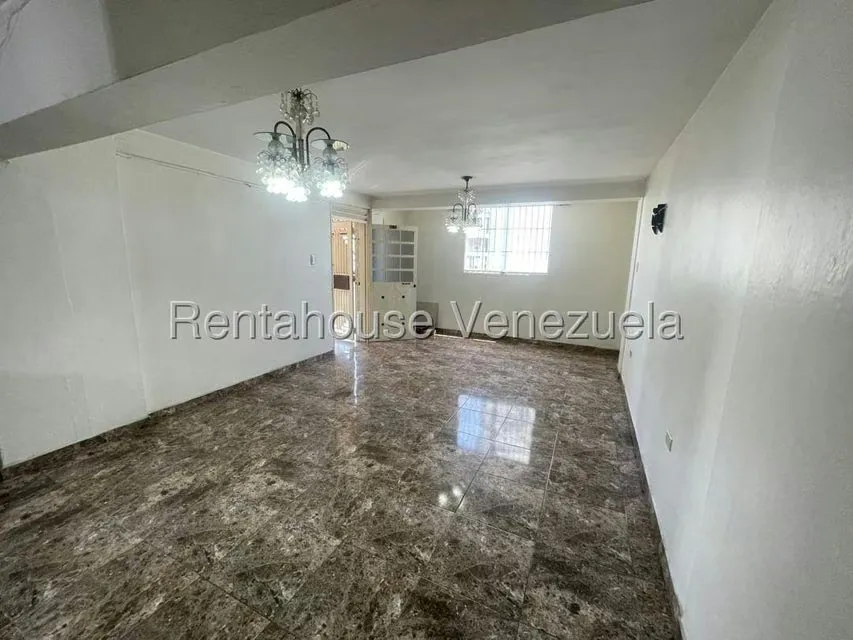 Apartamento (1 Nivel) en Venta en Avenida Libertador, Lara - 4